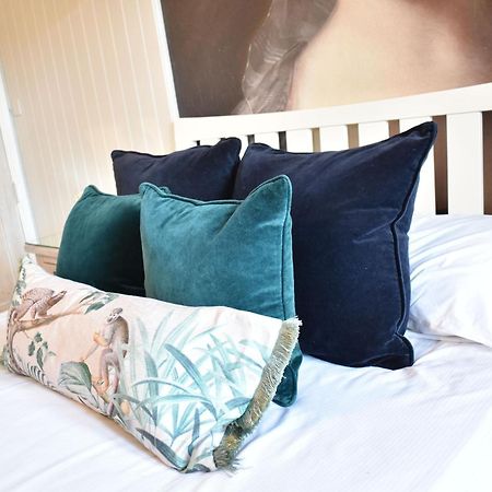 Davenford Cotswold Gardens Bed & Breakfast Stow-on-the-Wold ภายนอก รูปภาพ