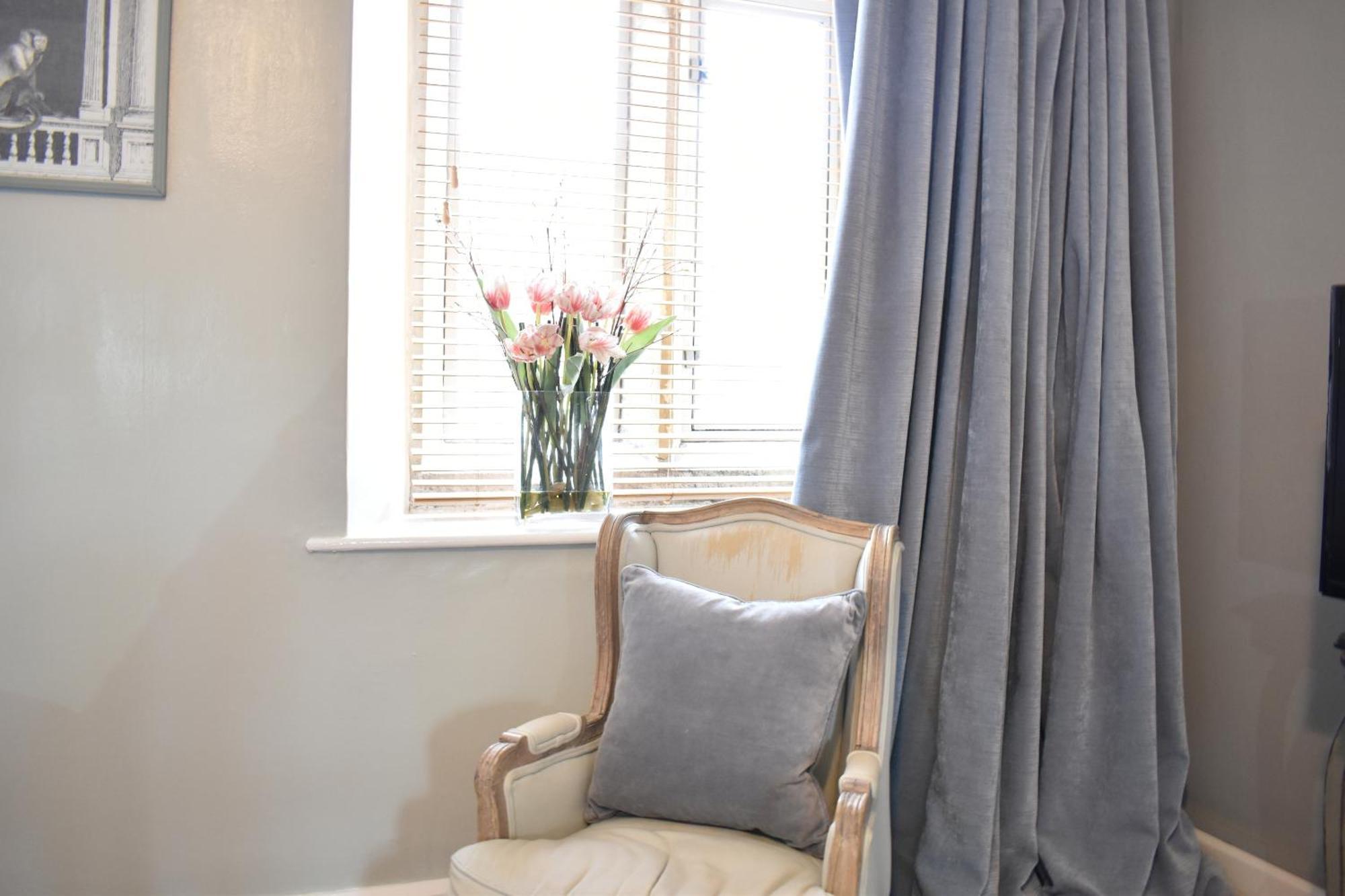 Davenford Cotswold Gardens Bed & Breakfast Stow-on-the-Wold ภายนอก รูปภาพ