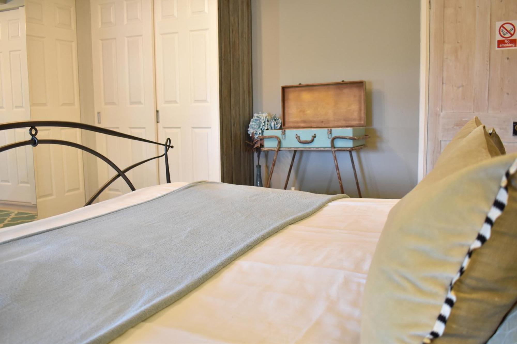 Davenford Cotswold Gardens Bed & Breakfast Stow-on-the-Wold ภายนอก รูปภาพ